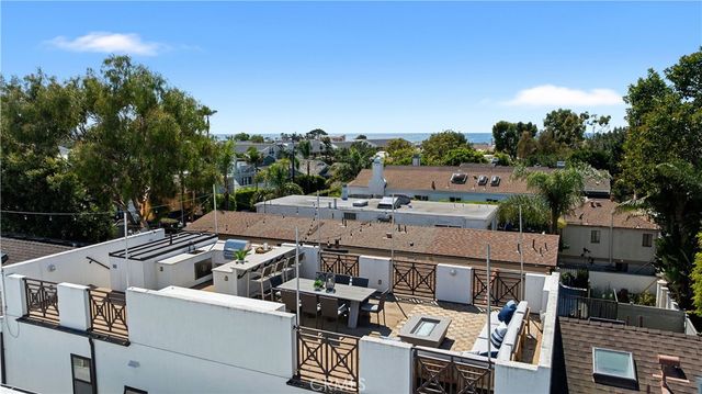 557 3rd Street, Hermosa Beach, CA 90254