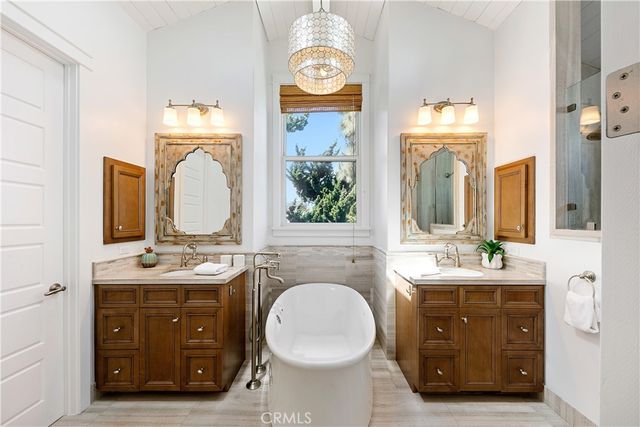 557 3rd Street, Hermosa Beach, CA 90254