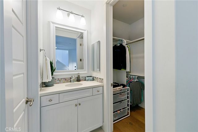 557 3rd Street, Hermosa Beach, CA 90254