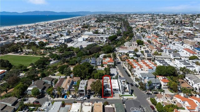 557 3rd Street, Hermosa Beach, CA 90254