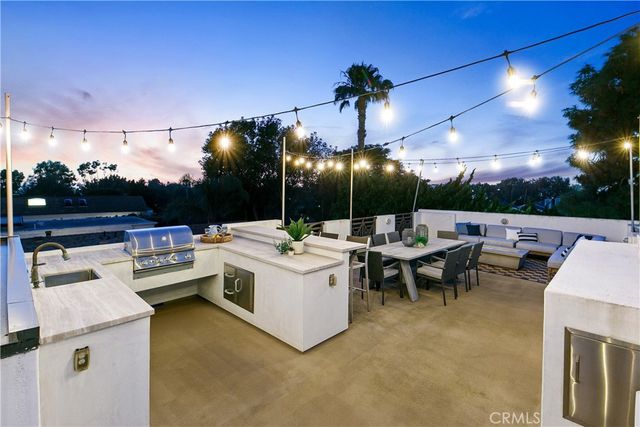 557 3rd Street, Hermosa Beach, CA 90254