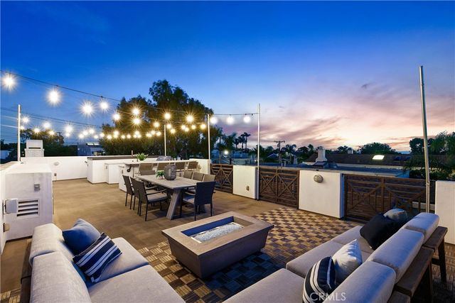 557 3rd Street, Hermosa Beach, CA 90254