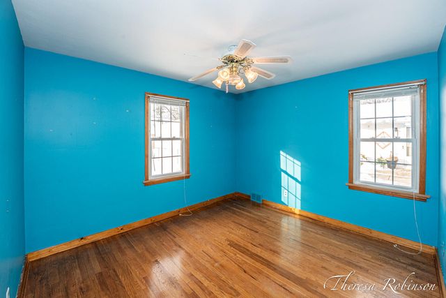 160 Boltwood Drive NE, Grand Rapids, MI 49505