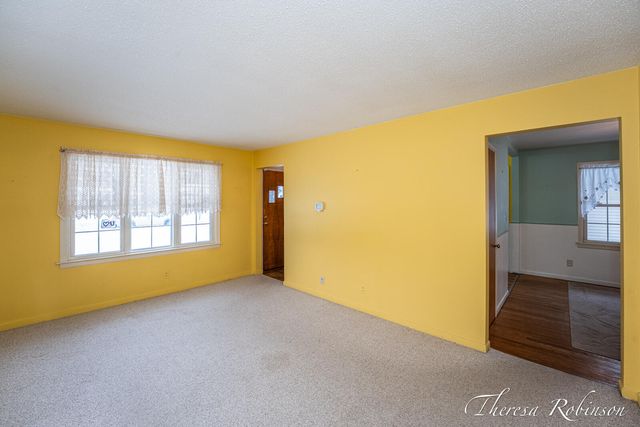 160 Boltwood Drive NE, Grand Rapids, MI 49505