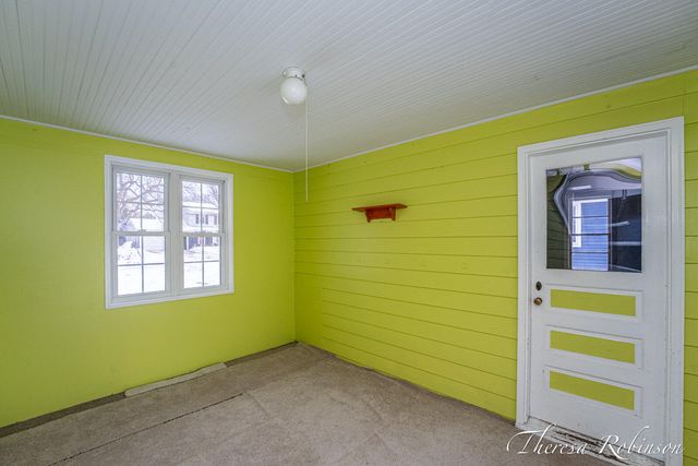 160 Boltwood Drive NE, Grand Rapids, MI 49505