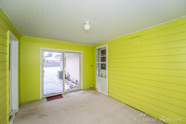 160 Boltwood Drive NE, Grand Rapids, MI 49505