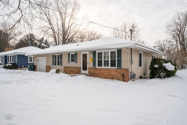 160 Boltwood Drive NE, Grand Rapids, MI 49505