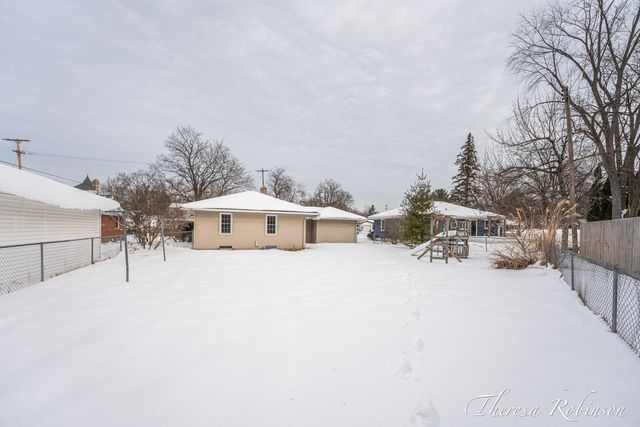 160 Boltwood Drive NE, Grand Rapids, MI 49505