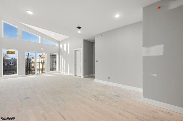 512 S 15Th St, Newark City, NJ 07103