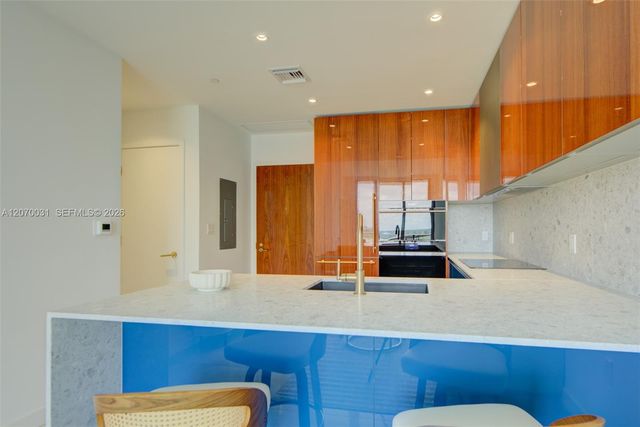 2678 Tigertail Avenue 1403, Coconut Grove, FL 33133