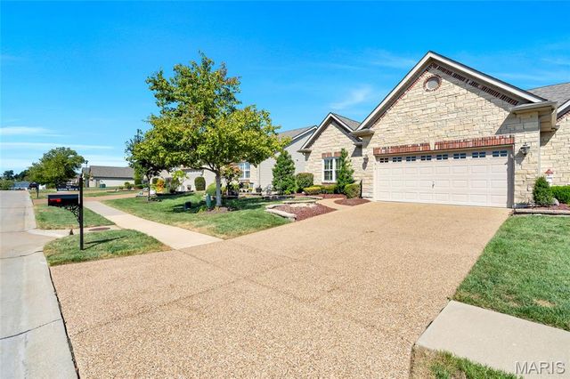 925 Daffodil Ridge Drive, O'fallon, MO 63366
