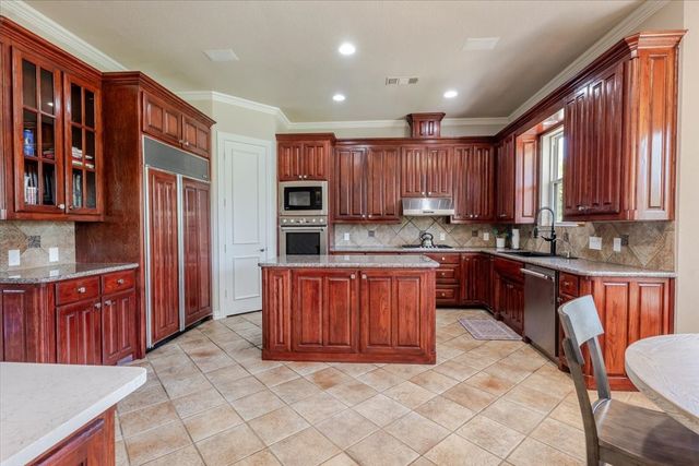 166 E Rio Ridge, Azle, TX 76020