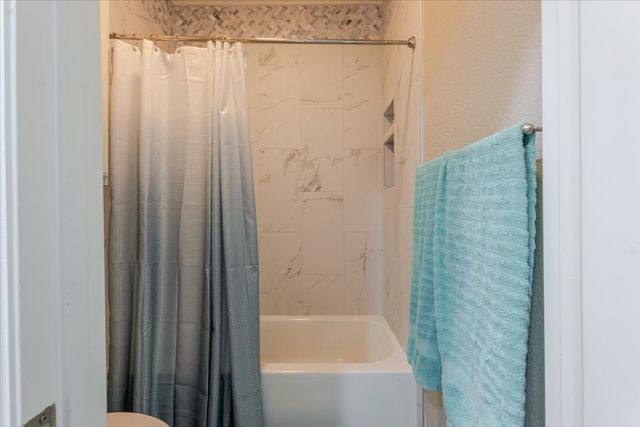 166 E Rio Ridge, Azle, TX 76020