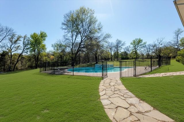166 E Rio Ridge, Azle, TX 76020