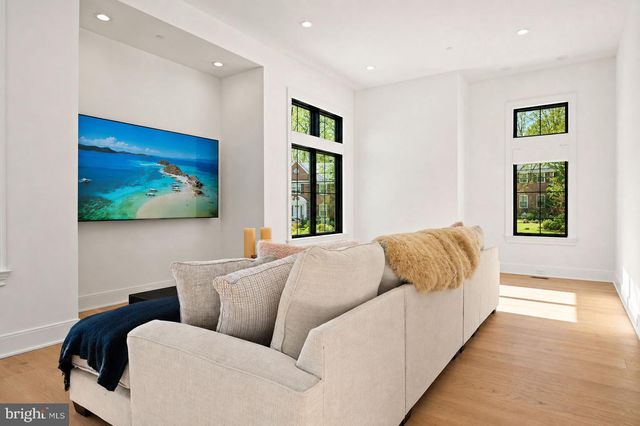 6116 EASTVIEW ST, Bethesda, MD 20817