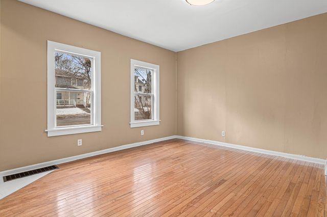 511 Edmund Avenue W, Saint Paul, MN 55103