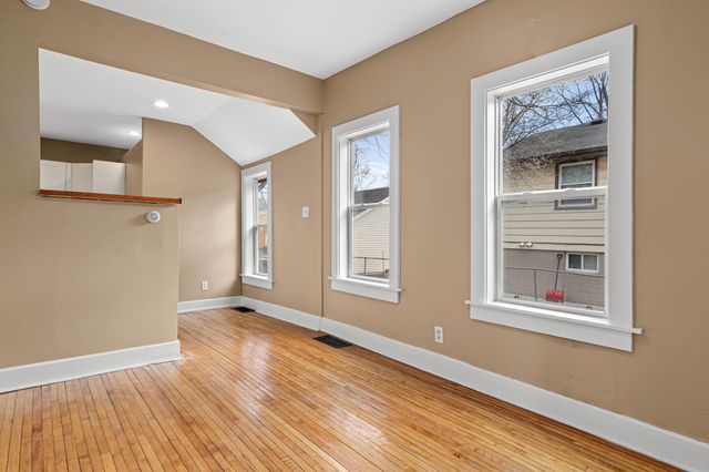 511 Edmund Avenue W, Saint Paul, MN 55103