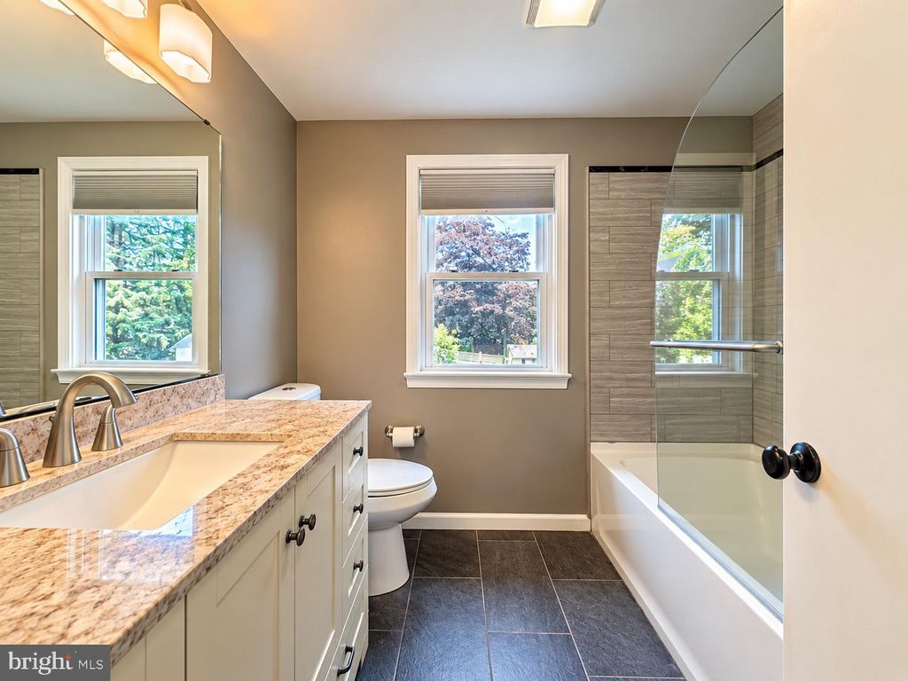 Image 14 of property listing at 2516 AVON RD, Ardmore, PA 19003
