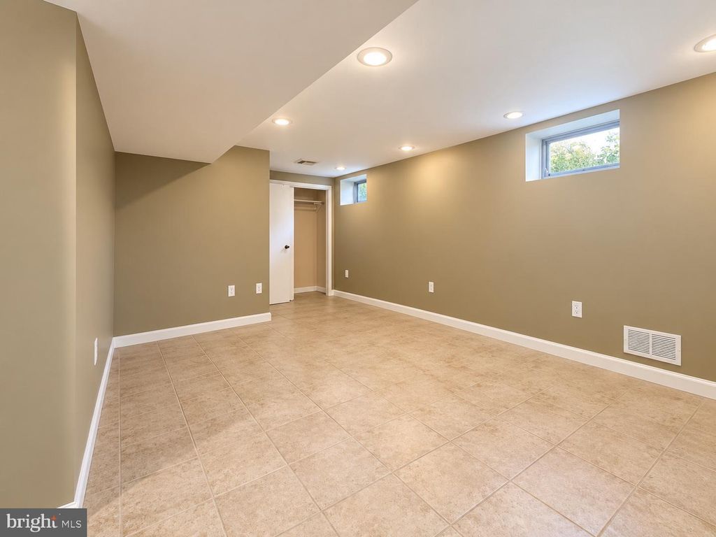 Image 22 of property listing at 2516 AVON RD, Ardmore, PA 19003