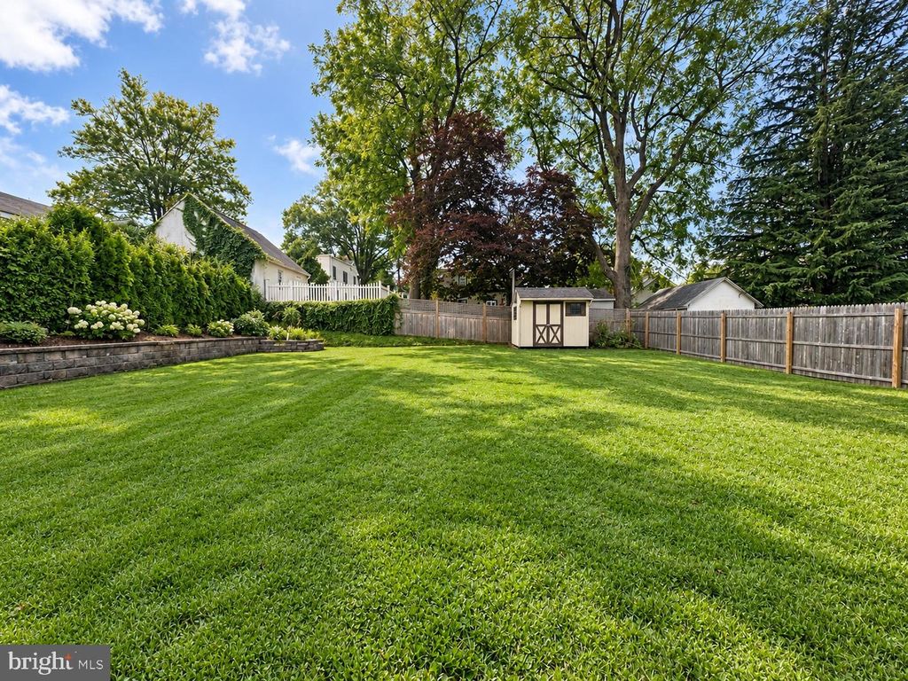 Image 23 of property listing at 2516 AVON RD, Ardmore, PA 19003