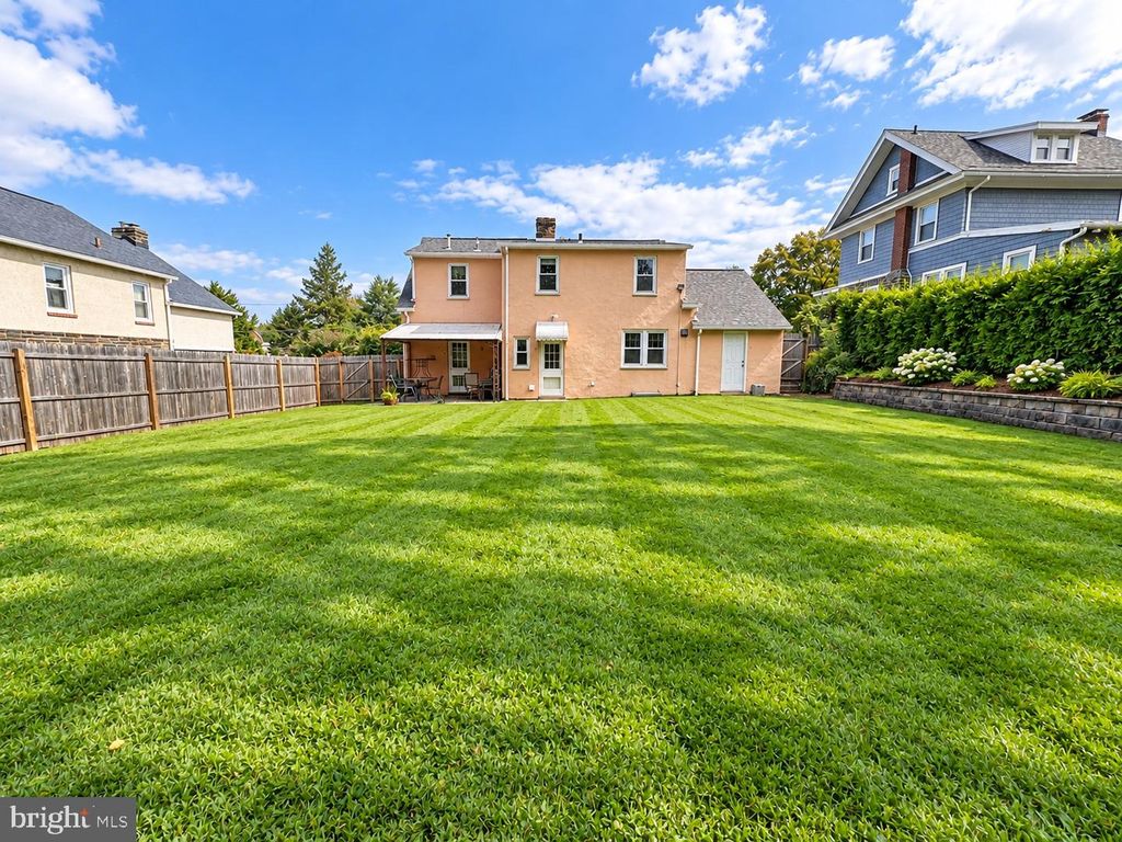Image 24 of property listing at 2516 AVON RD, Ardmore, PA 19003