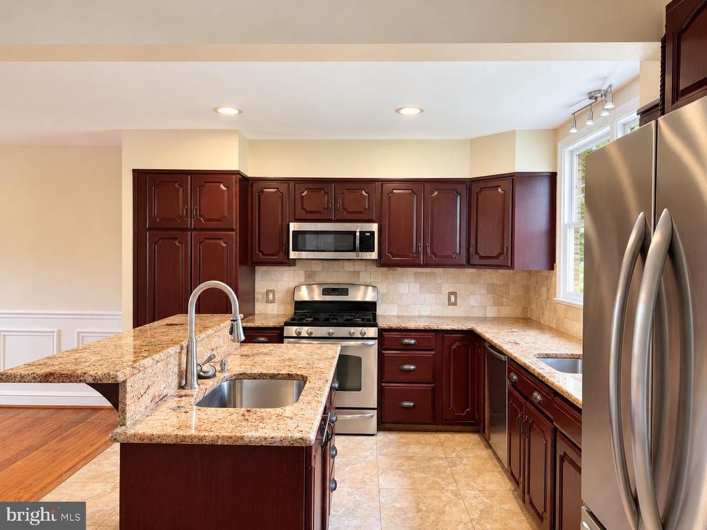 Image 7 of property listing at 2516 AVON RD, Ardmore, PA 19003