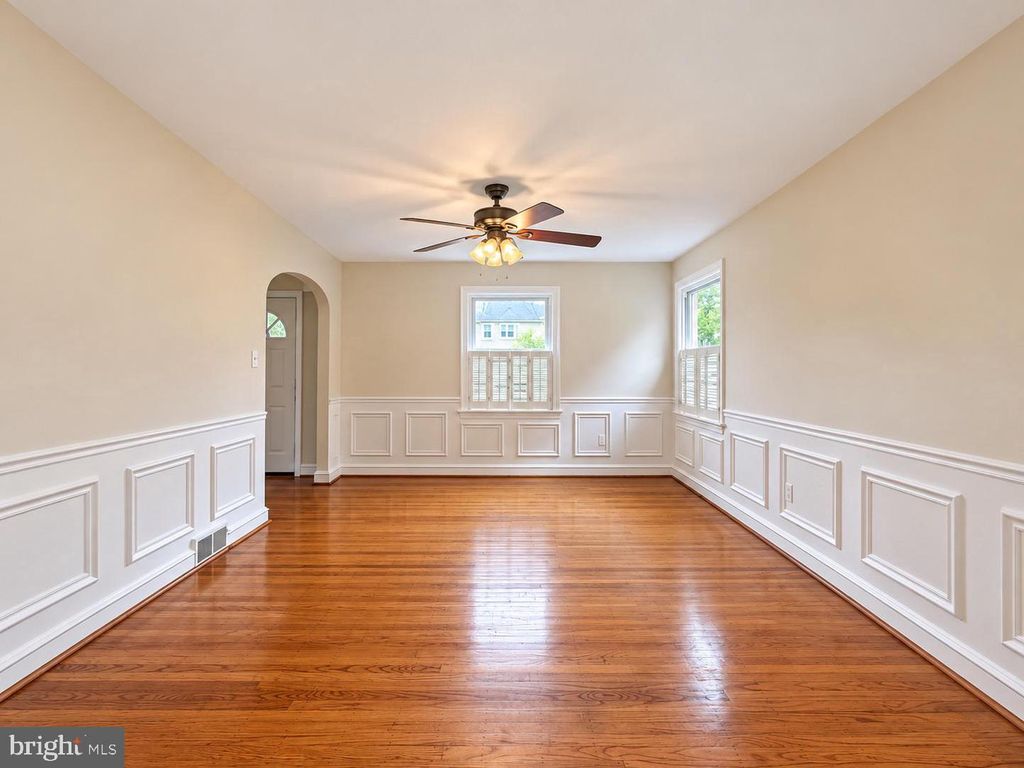 Image 8 of property listing at 2516 AVON RD, Ardmore, PA 19003