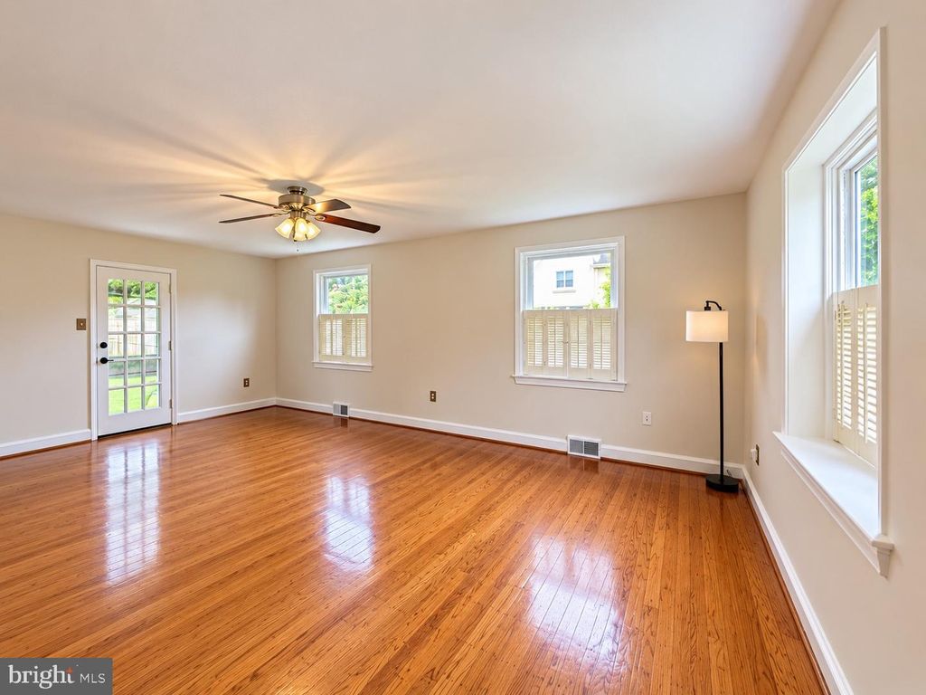 Image 9 of property listing at 2516 AVON RD, Ardmore, PA 19003
