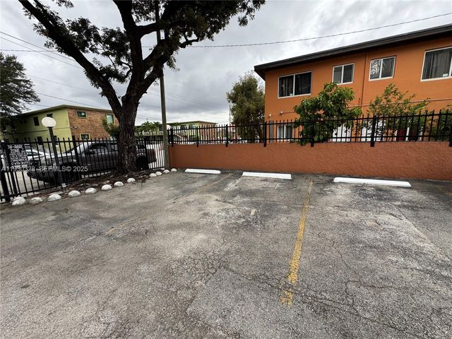 677 SW 9th Ave 212, Miami, FL 33130