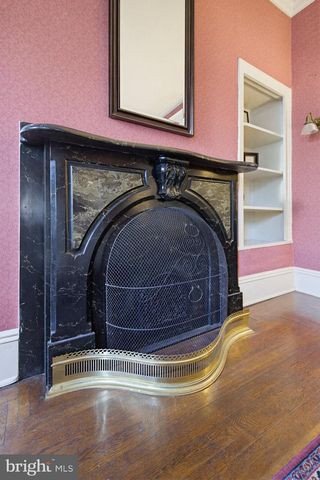 225 W MARKET ST, Marietta, PA 17547