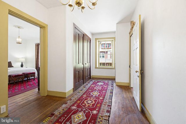 225 W MARKET ST, Marietta, PA 17547