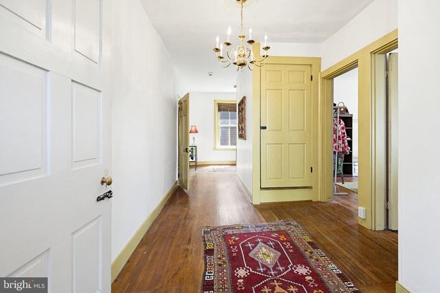 225 W MARKET ST, Marietta, PA 17547
