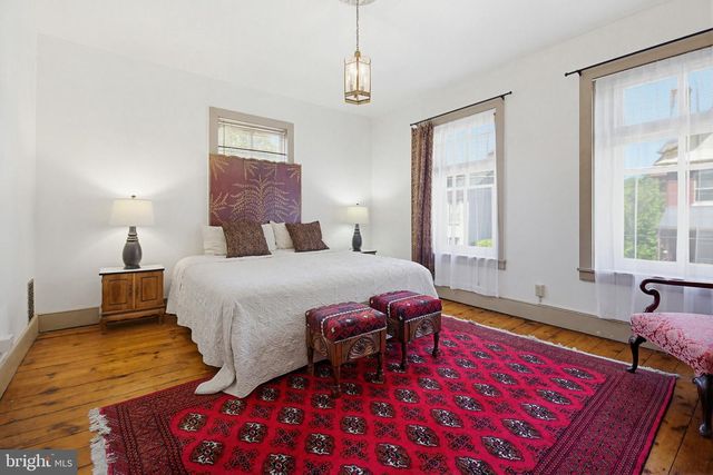 225 W MARKET ST, Marietta, PA 17547