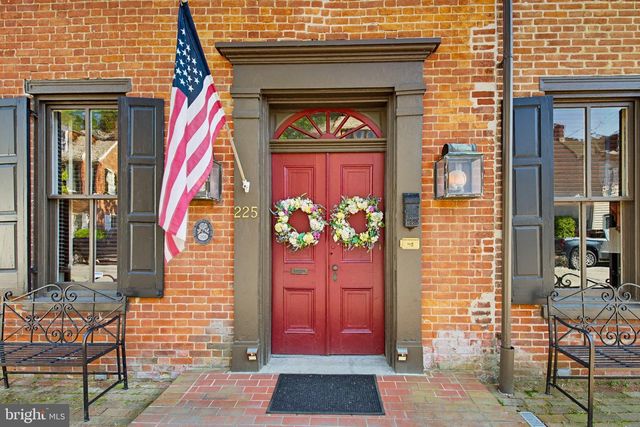 225 W MARKET ST, Marietta, PA 17547