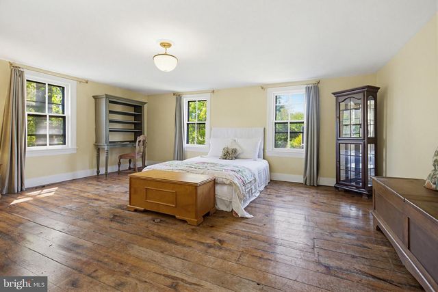 225 W MARKET ST, Marietta, PA 17547