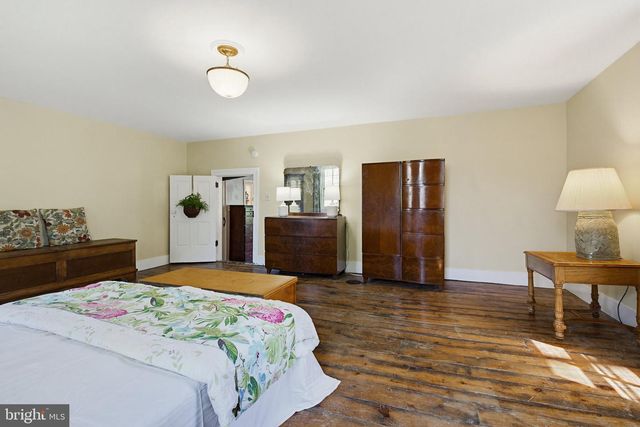 225 W MARKET ST, Marietta, PA 17547