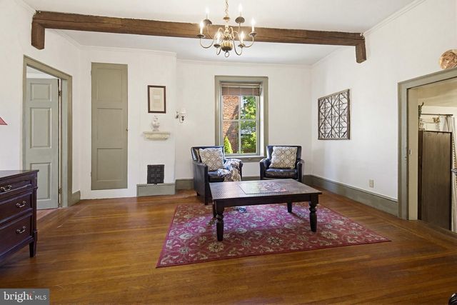 225 W MARKET ST, Marietta, PA 17547