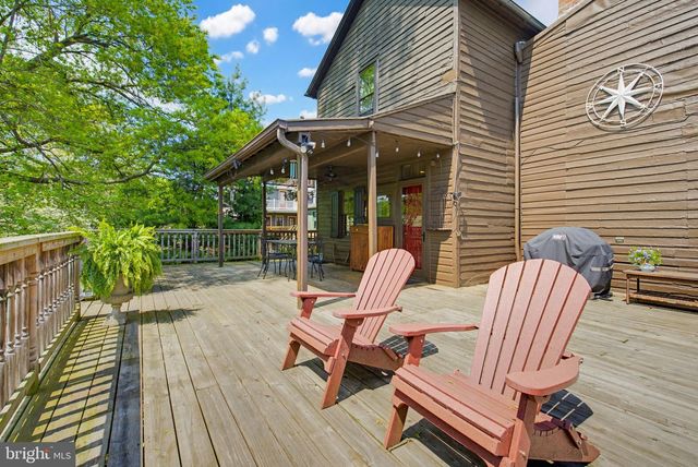 225 W MARKET ST, Marietta, PA 17547