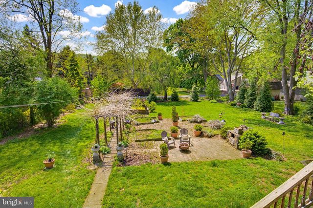 225 W MARKET ST, Marietta, PA 17547