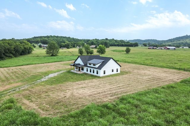 2985 Lewisburg Hwy, Petersburg, TN 37144