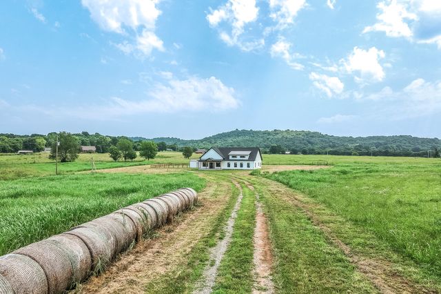 2985 Lewisburg Hwy, Petersburg, TN 37144
