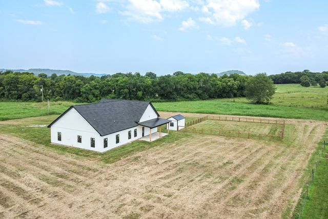 2985 Lewisburg Hwy, Petersburg, TN 37144