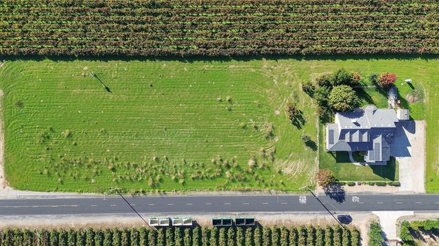 15185 N Curry Ave, Lodi, CA 95240