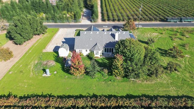 15185 N Curry Ave, Lodi, CA 95240