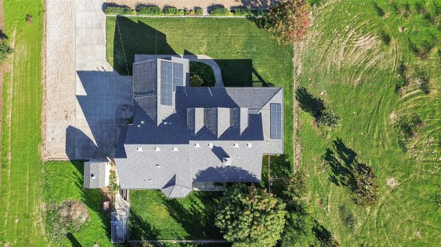 15185 N Curry Ave, Lodi, CA 95240