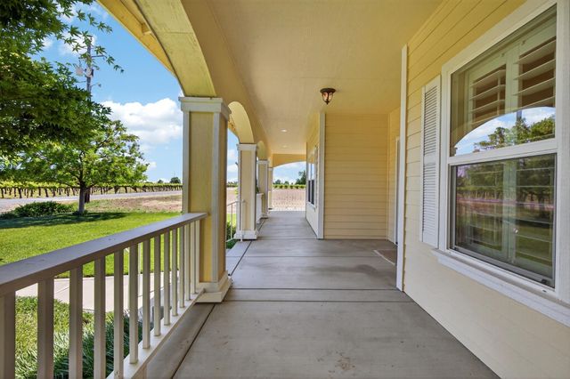 15185 N Curry Ave, Lodi, CA 95240