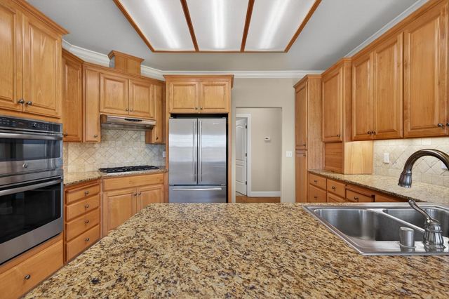 15185 N Curry Ave, Lodi, CA 95240