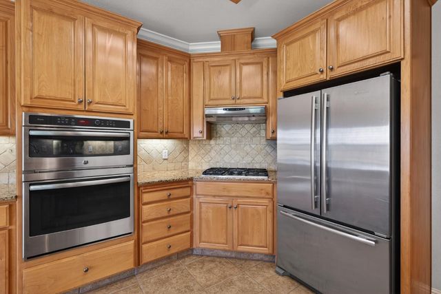 15185 N Curry Ave, Lodi, CA 95240