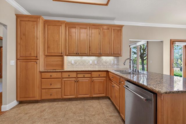 15185 N Curry Ave, Lodi, CA 95240