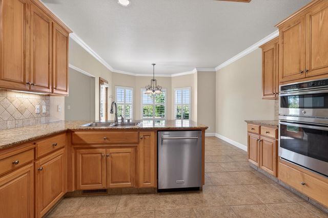 15185 N Curry Ave, Lodi, CA 95240